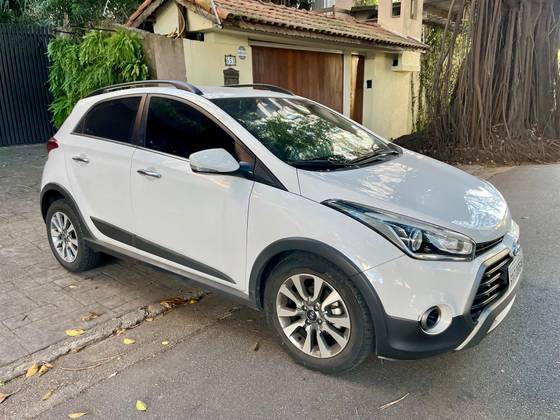 HYUNDAI HB20 1.6 PREMIUM 16V FLEX 4P AUTOMÁTICO HYUNDAI HB20 1.6 PREMIUM 16V FLEX 4P AUTOMÁTICO